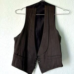 Men’s suit vest. 🌹